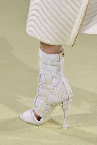Look 25